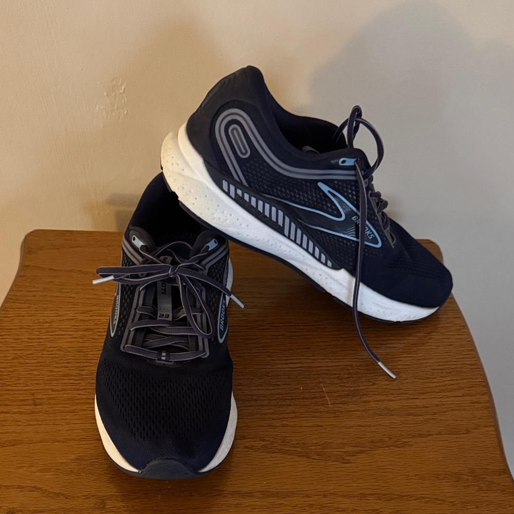 Brooks Beast GTS Men's Navy and Light Blue Athletic Shoes